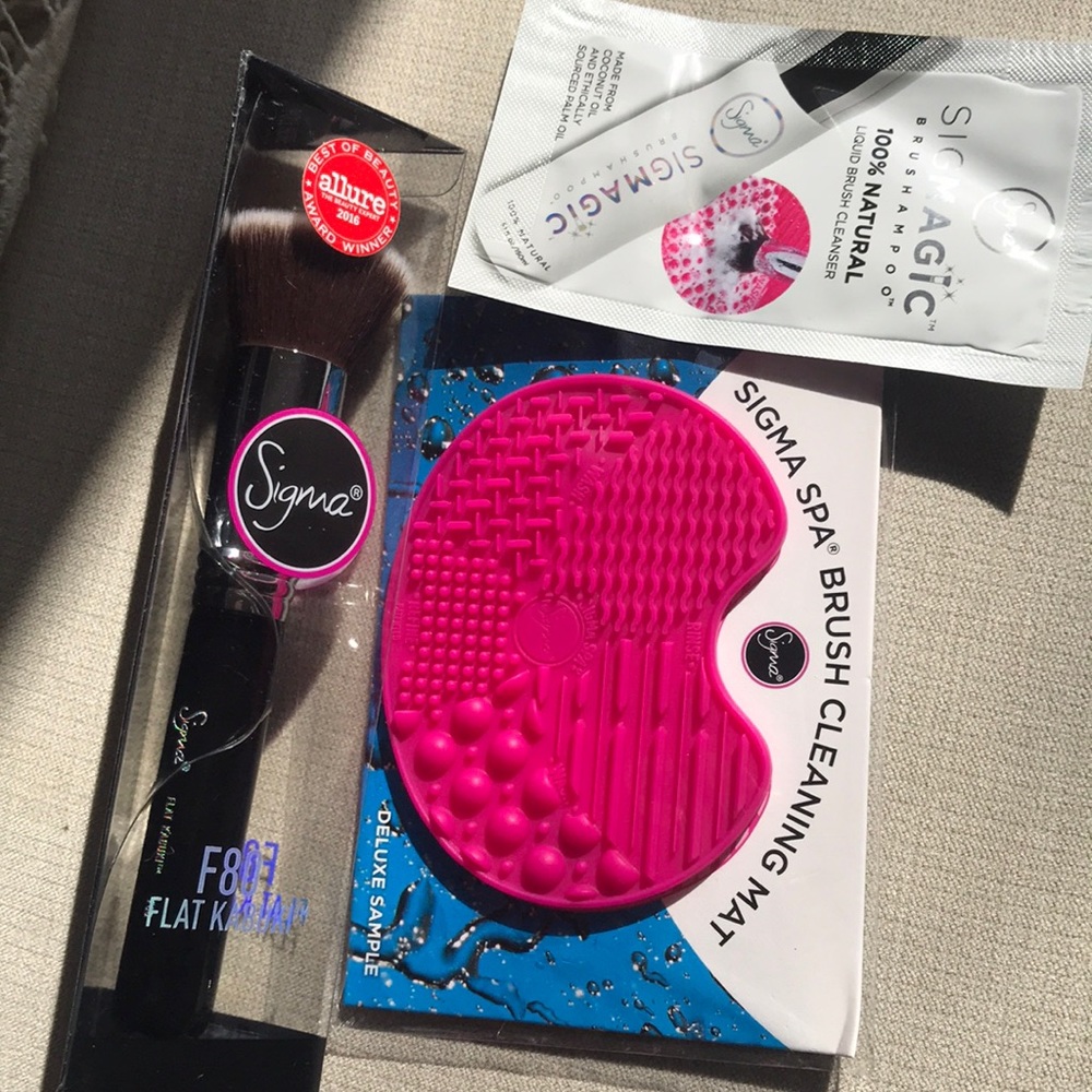 Sigma brush and cleaning mat